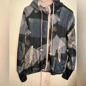 Zyia Active Size Medium Lightweight windbreaker